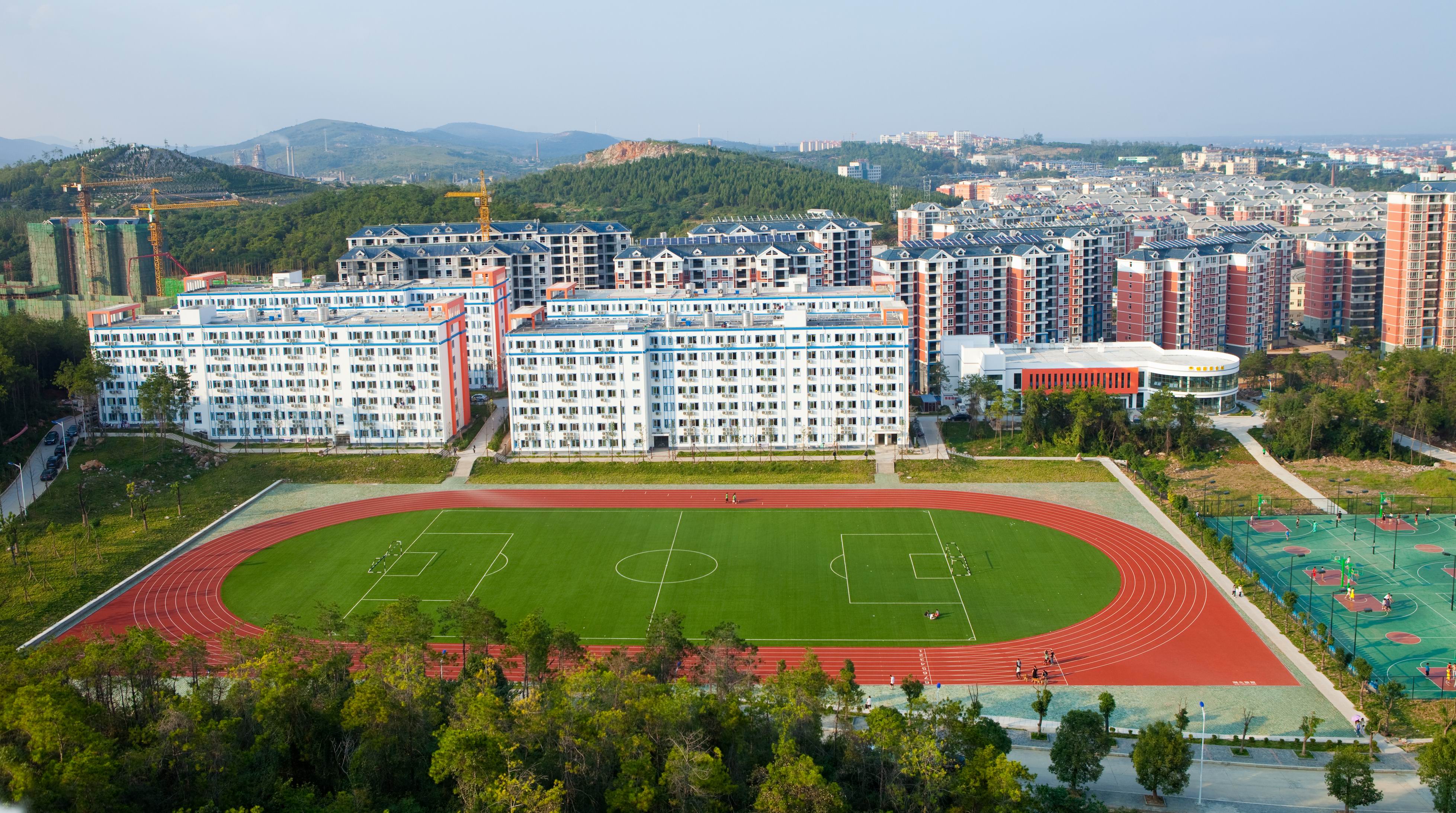 荆楚理工学院成教校园风景02